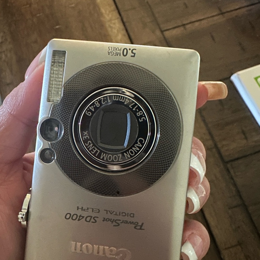 Canon PowerShot SD400 Digital Camera - Silver